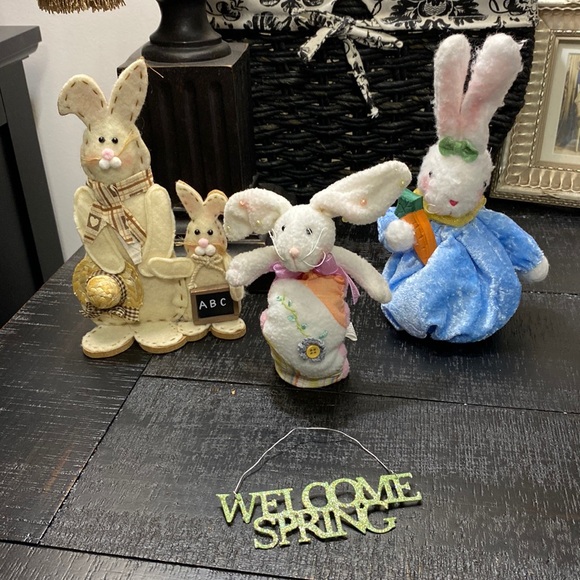 Other - 4 Piece Set Of Bunnies & Welcome Spring Sign!